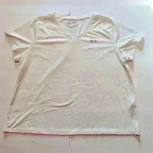 Woman’s Plus size Under Armour Heat gear  Vneck loose tech shirt-Size 2X - Picture 1 of 6